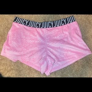 Juicy Couture !💗 Velvet shorts Size small !! brand New